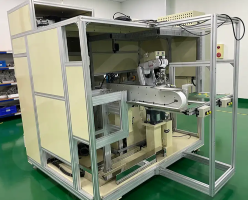 Máy tự động tích hơp robot cấp hàng tự động cho dây chuyền sản xuất màn hình điện thoại